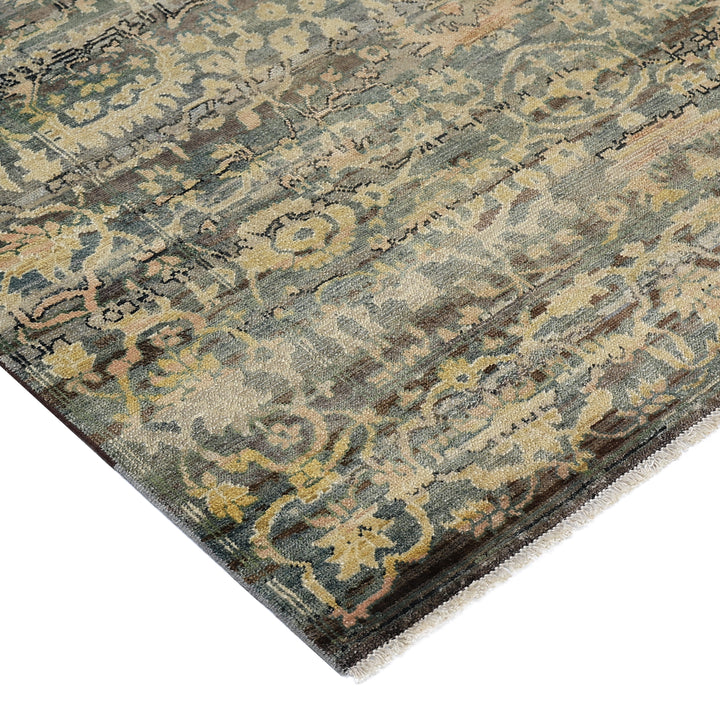 Black & Gold Alchemy Traditional Wool Rug - 5'10" x 7'3"