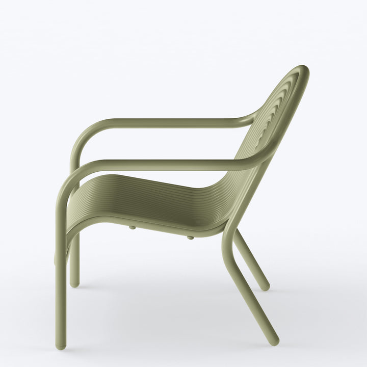 Groove Outdoor Lounge Chair