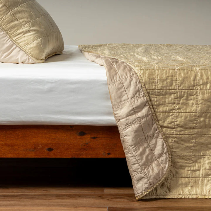 Sel Coverlet