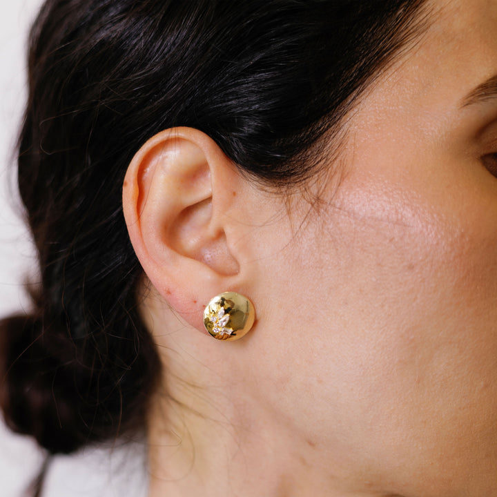 Image for 18k Trellis Dome Studs