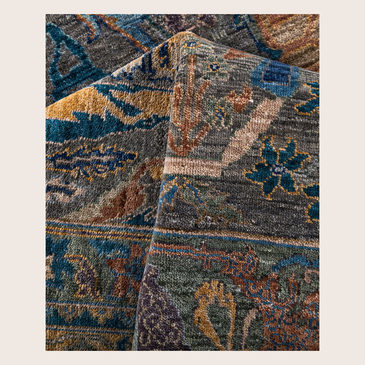 Image for Grey Soluna Traditional Wool Rug - 6'2" x 9'6"