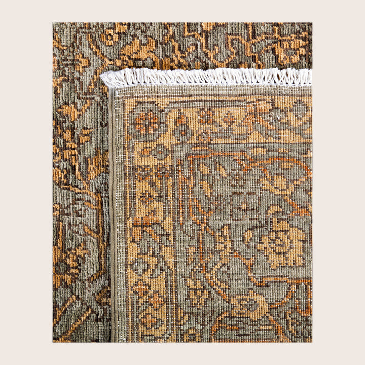 Image for Green Soluna Traditional Wool Rug - 6'1" x 8'1