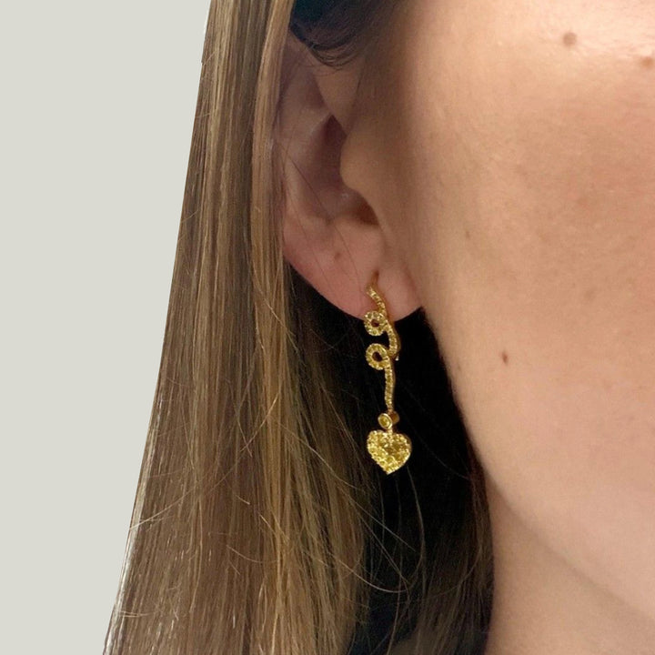Vintage 18K Yellow Gold Yellow Diamond Heart Dangle Earrings