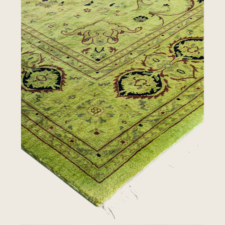 Green Traditional Samsara Wool Rug - 6'1" x 8'10"