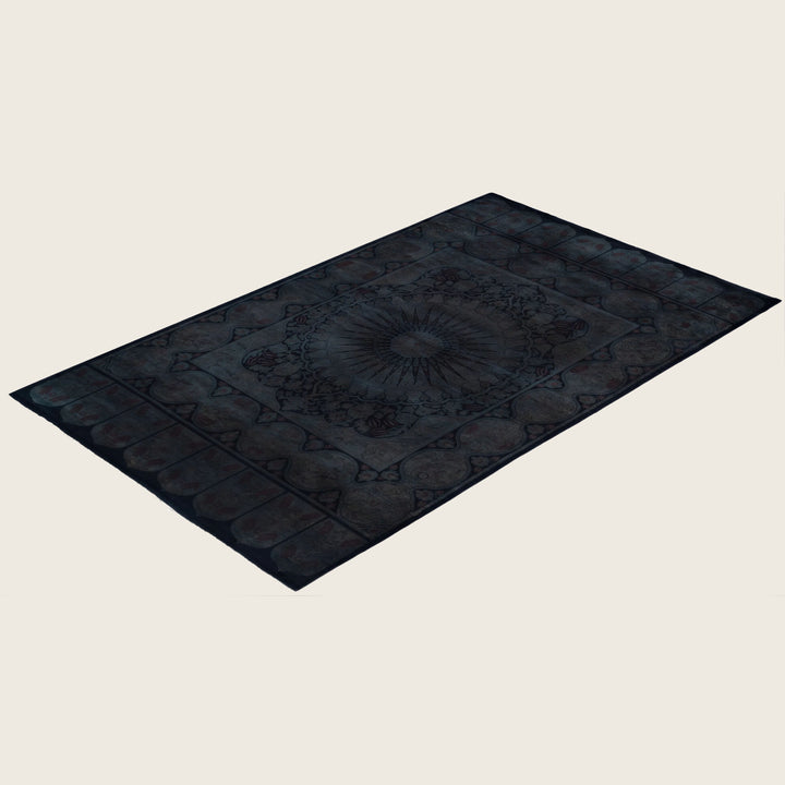 Black Traditional Samsara Wool Rug - 4'5" x 7'2"