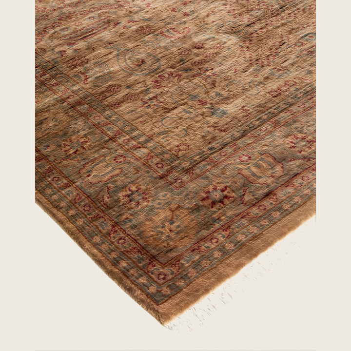 Beige Traditional Samsara Wool Rug - 4'2" x 6'4"