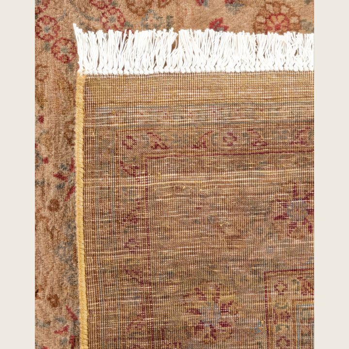 Beige Traditional Samsara Wool Rug - 4'2" x 6'4"