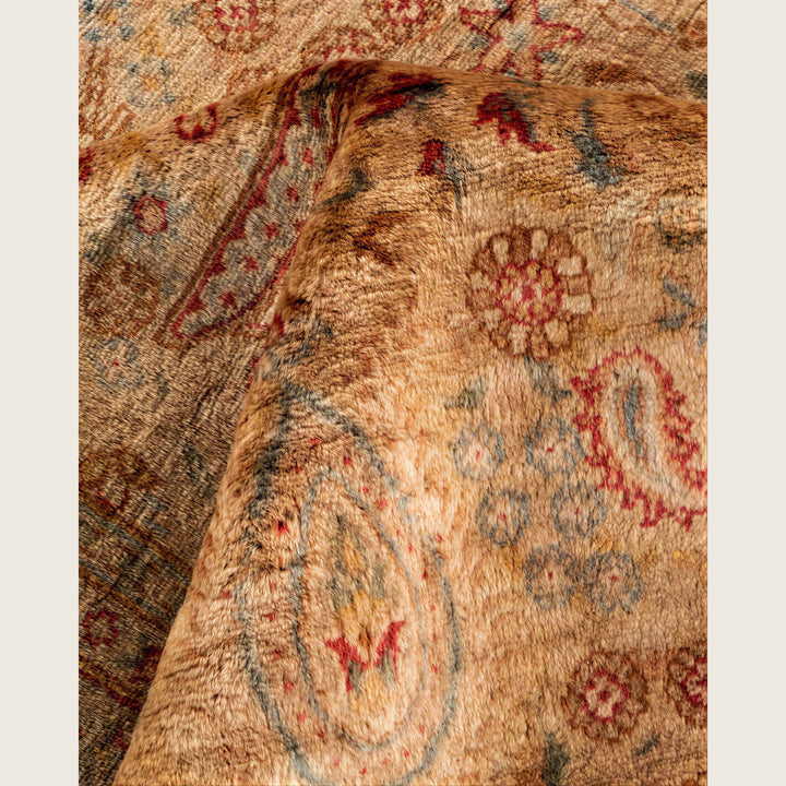 Beige Traditional Samsara Wool Rug - 4'2" x 6'4"