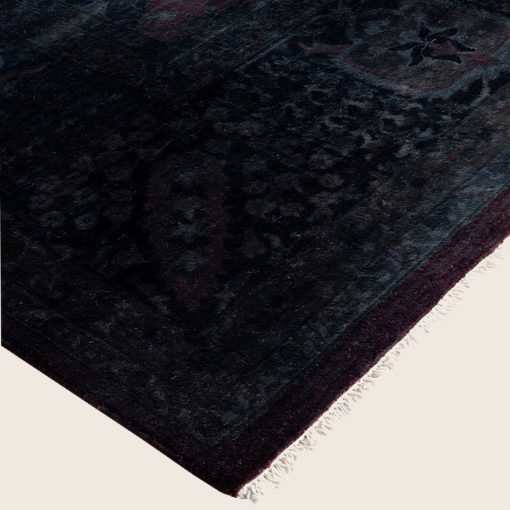 Black Traditional Samsara Wool Rug - 9'1" x 12'4"