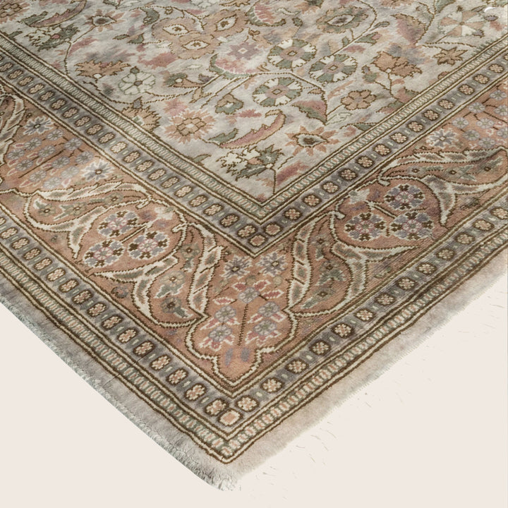 Grey Traditional Samsara Wool Runner - 2'7" x 12'6"