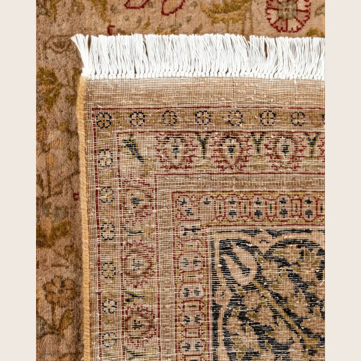Beige Traditional Samsara Wool Rug - 6'2" x 9'2"
