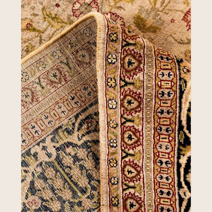 Beige Traditional Samsara Wool Rug - 6'2" x 9'2"