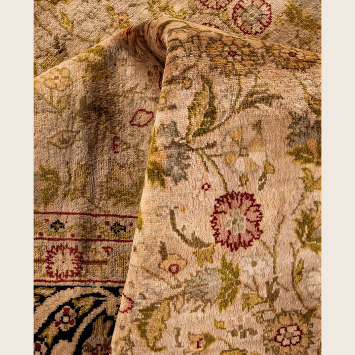 Beige Traditional Samsara Wool Rug - 6'2" x 9'2"