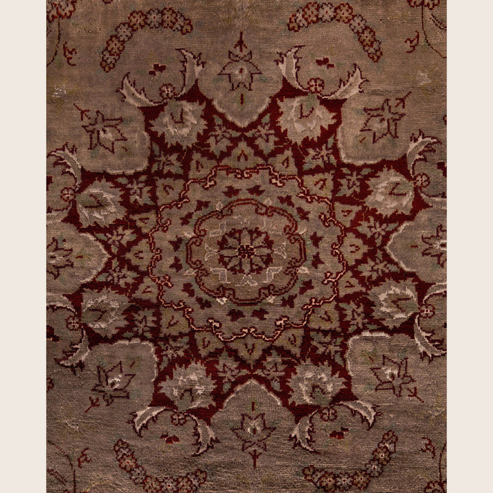 Brown Traditional Samsara Wool Rug - 4'7" x 7'