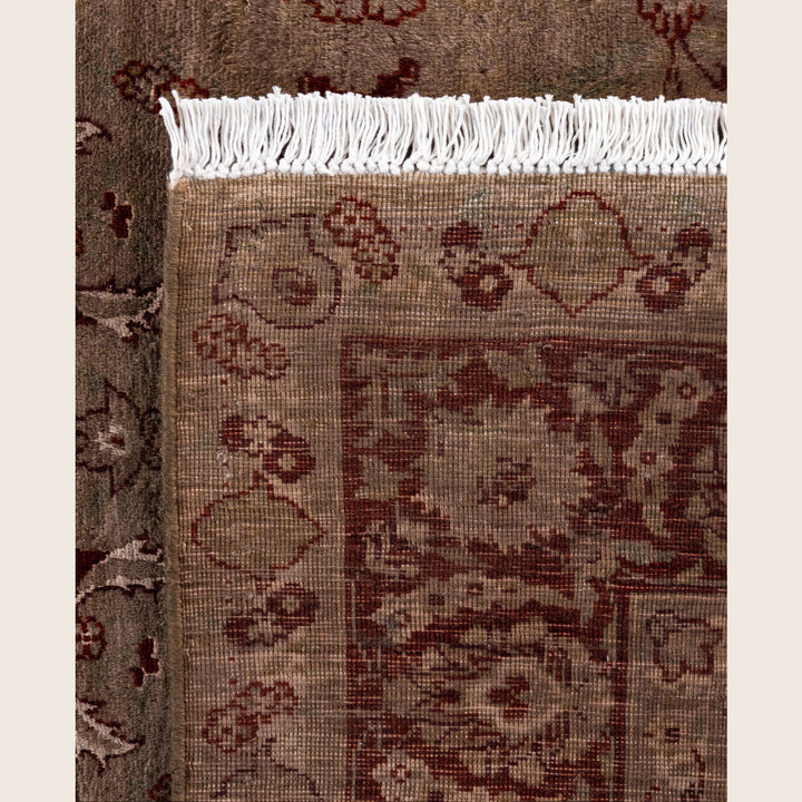 Brown Traditional Samsara Wool Rug - 4'7" x 7'