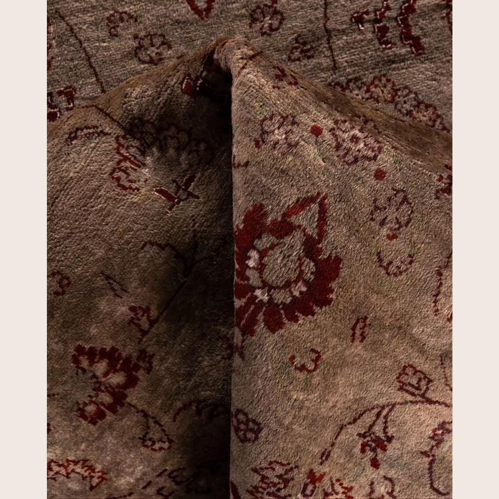 Brown Traditional Samsara Wool Rug - 4'7" x 7'