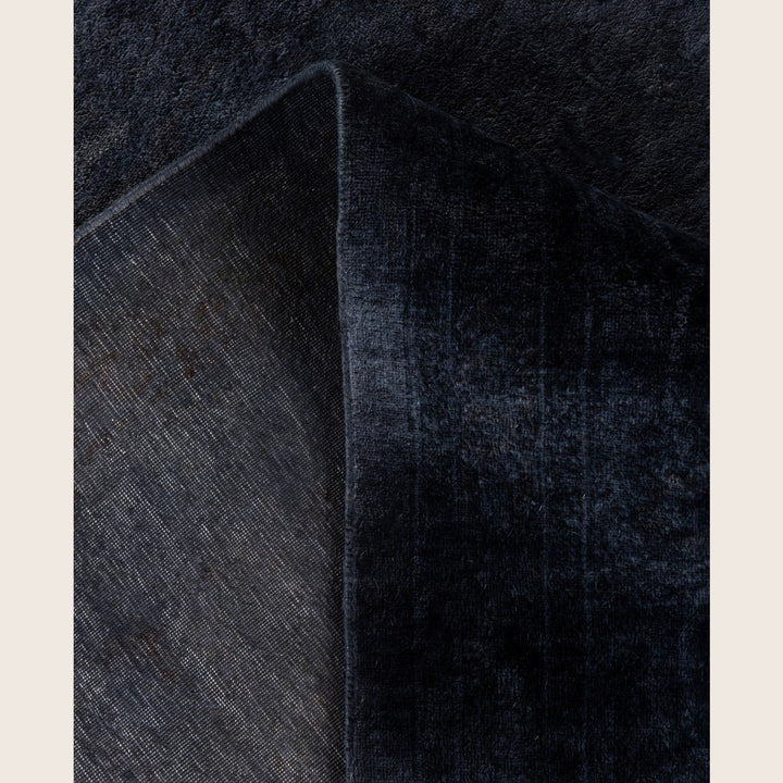 Black Traditional Samsara Wool Rug - 8'1" x 10'4"