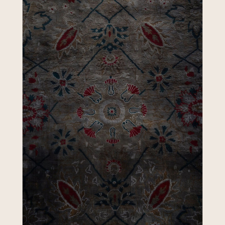 Grey Traditional Samsara Wool Rug - 4'1" x 6'1"