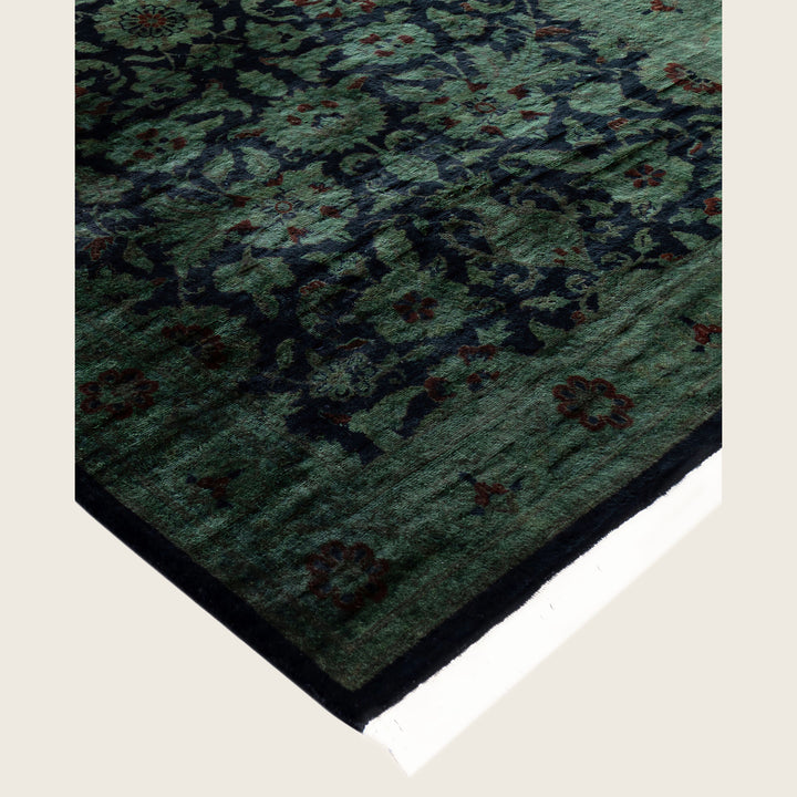 Green Traditional Samsara Wool Runner - 2'7" x 12'