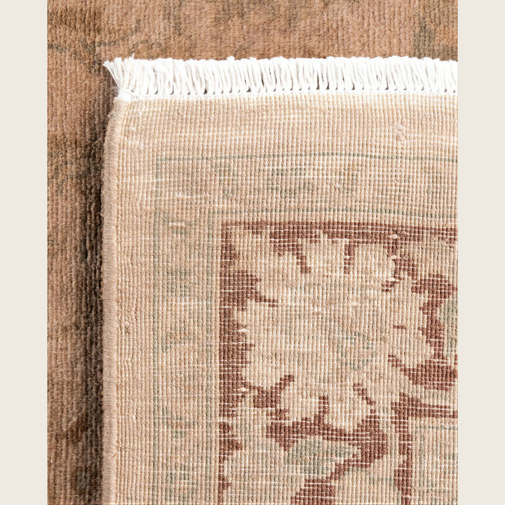 Beige Traditional Samsara Wool Rug - 4'2" x 6'5"