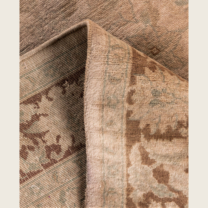 Beige Traditional Samsara Wool Rug - 4'2" x 6'5"