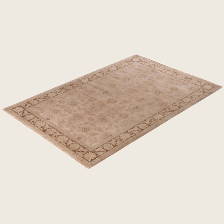 Beige Traditional Samsara Wool Rug - 4'2" x 6'5"