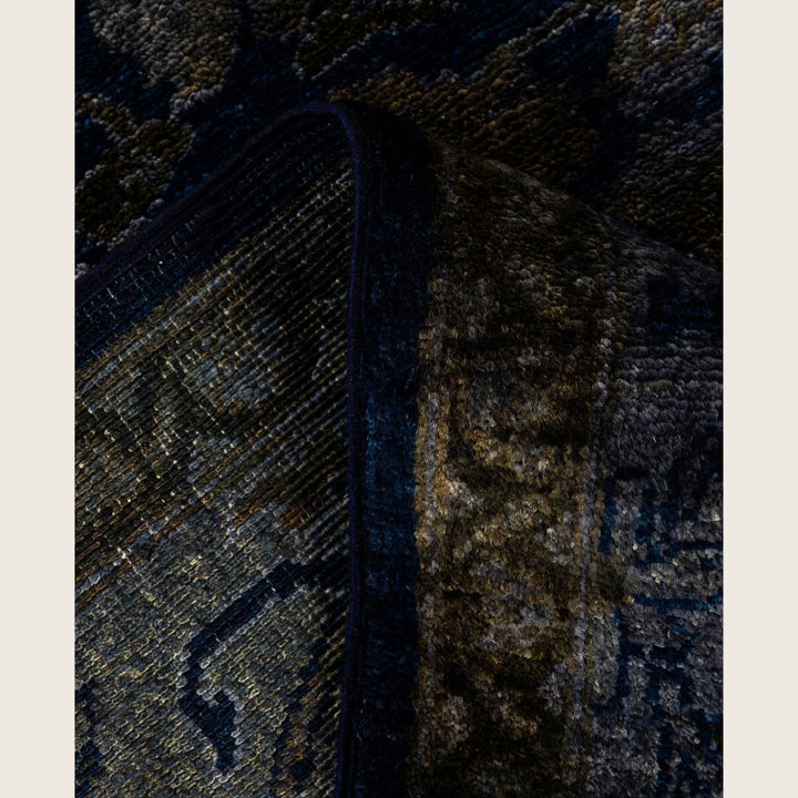 Navy Traditional Samsara Wool Rug - 6'1" x 8'10"