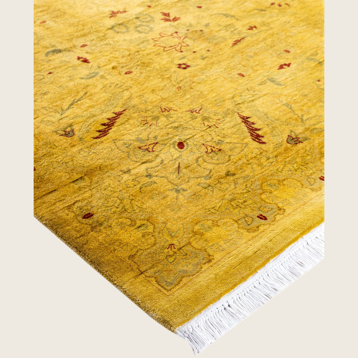 Gold Traditional Samsara Wool Rug - 8'1" x 8'5"