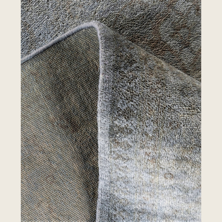 Grey Traditional Samsara Wool Rug - 8'1" x 9'8"