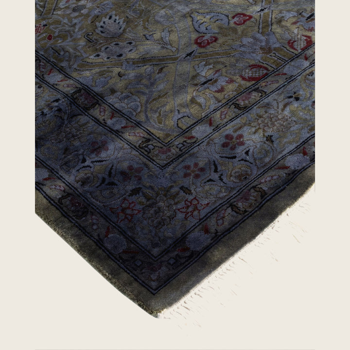 Grey Traditional Samsara Wool Runner - 2'8" x 18'10"