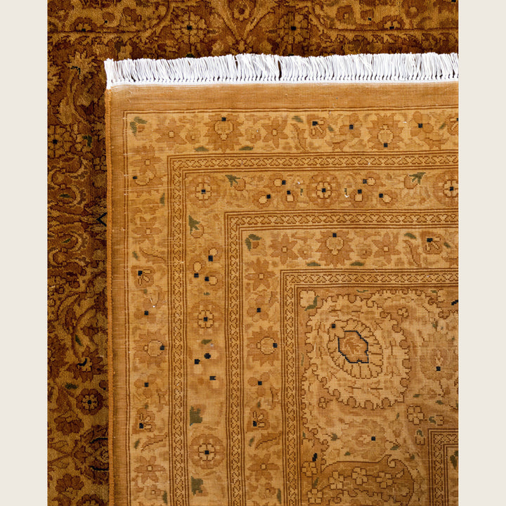 Brown Traditional Samsara Wool Rug - 8'1" x 10'4"