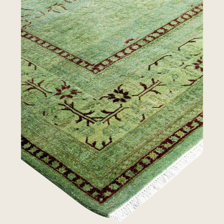 Green Traditional Samsara Wool Rug - 4'9" x 7'8"