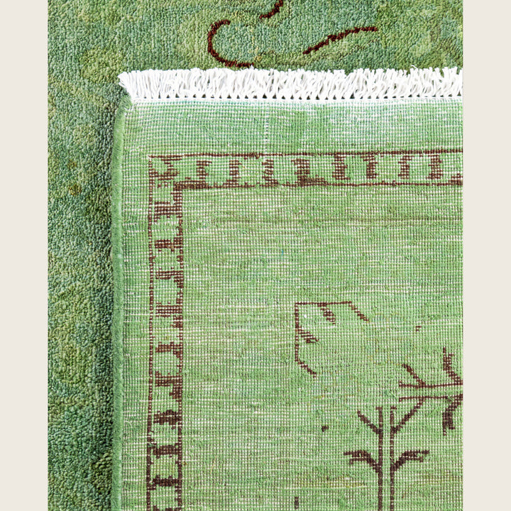 Green Traditional Samsara Wool Rug - 4'9" x 7'8"