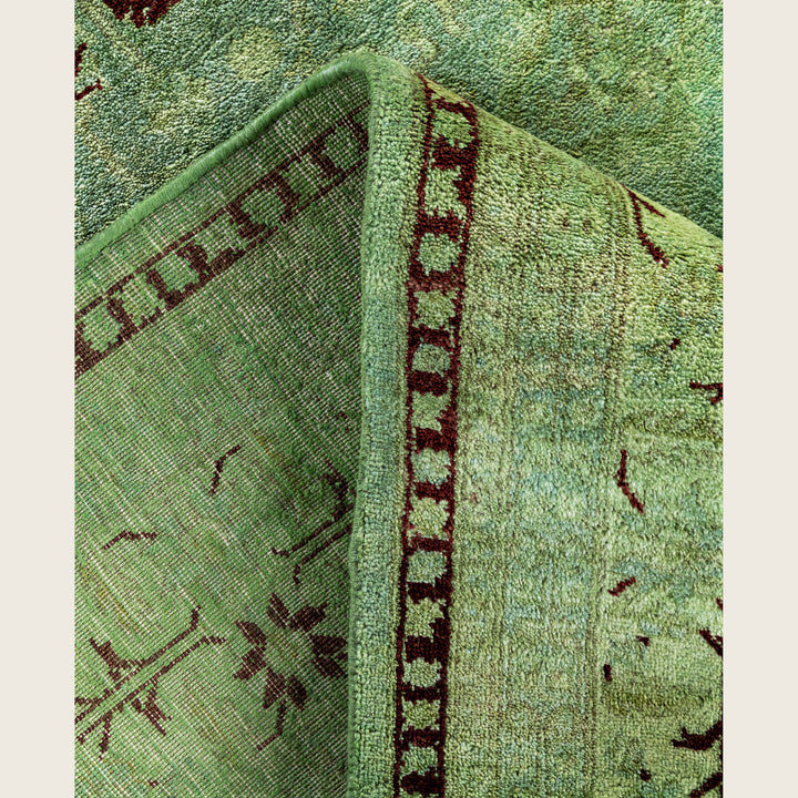Green Traditional Samsara Wool Rug - 4'9" x 7'8"