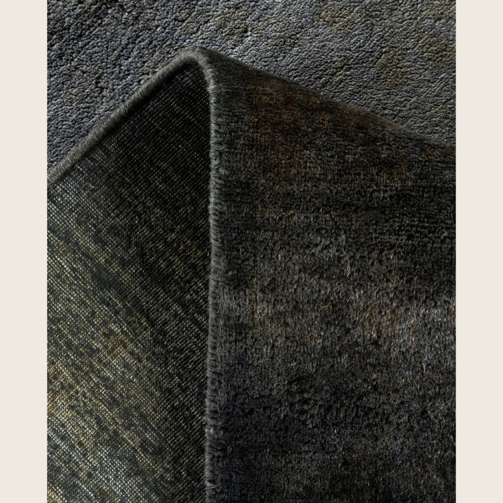 Grey Traditional Samsara Wool Rug - 6'2" x 8'10"