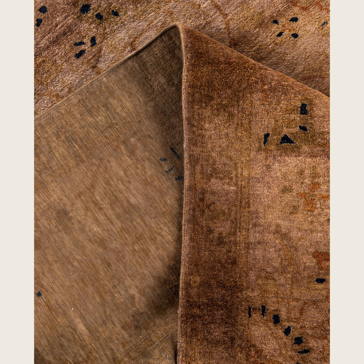 Brown Traditional Samsara Wool Rug - 8'1" x 9'10"