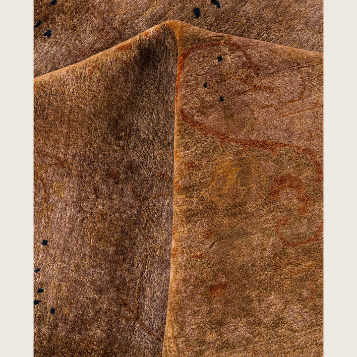 Brown Traditional Samsara Wool Rug - 8'1" x 9'10"