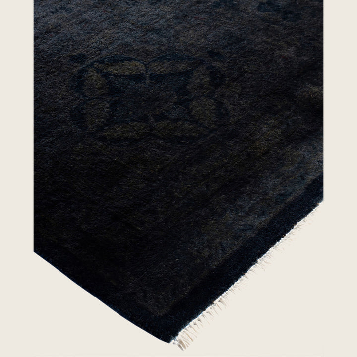 Black Traditional Samsara Wool Rug - 8'10" x 11'10"