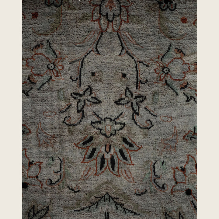 Grey Traditional Samsara Wool Rug - 6'3" x 9'3"
