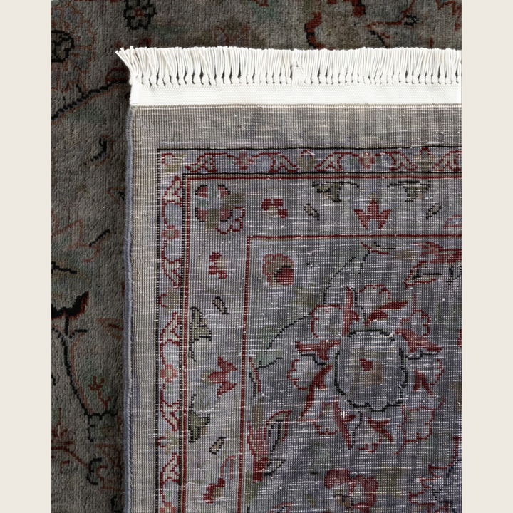 Grey Traditional Samsara Wool Rug - 6'3" x 9'3"