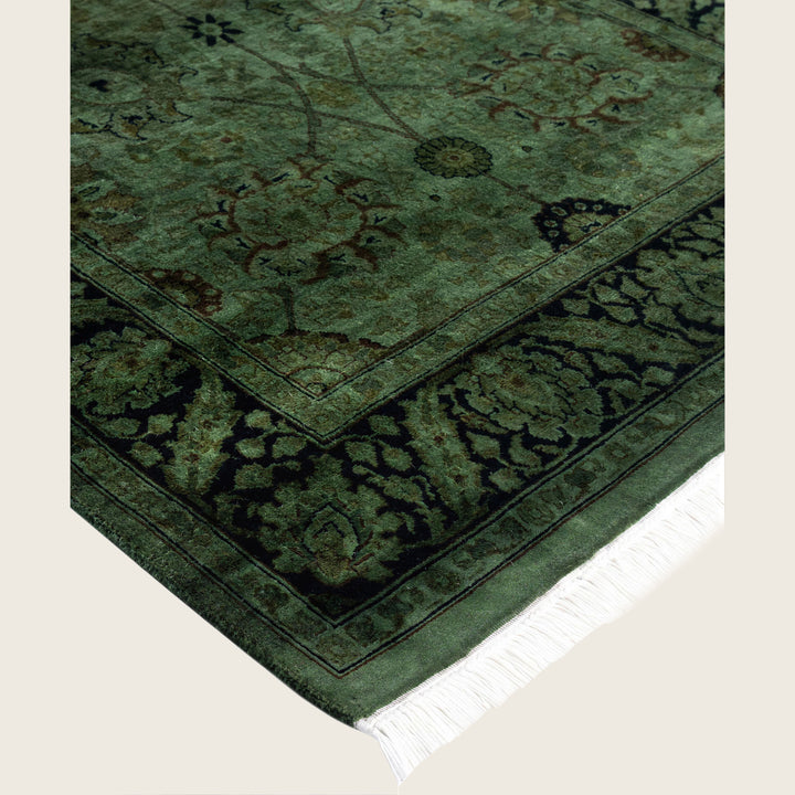 Green Traditional Samsara Wool Runner - 3' x 8'9"