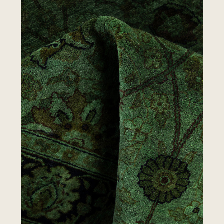 Green Traditional Samsara Wool Runner - 3' x 8'9"