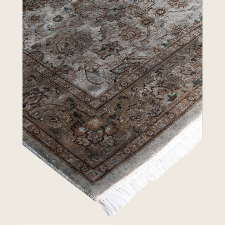 Grey Traditional Samsara Wool Runner - 2'7" x 10'7"