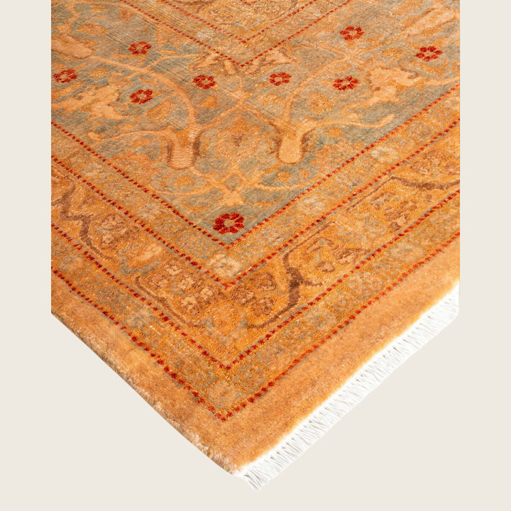 Ivory Traditional Samsara Wool Rug - 8'1" x 10'6"