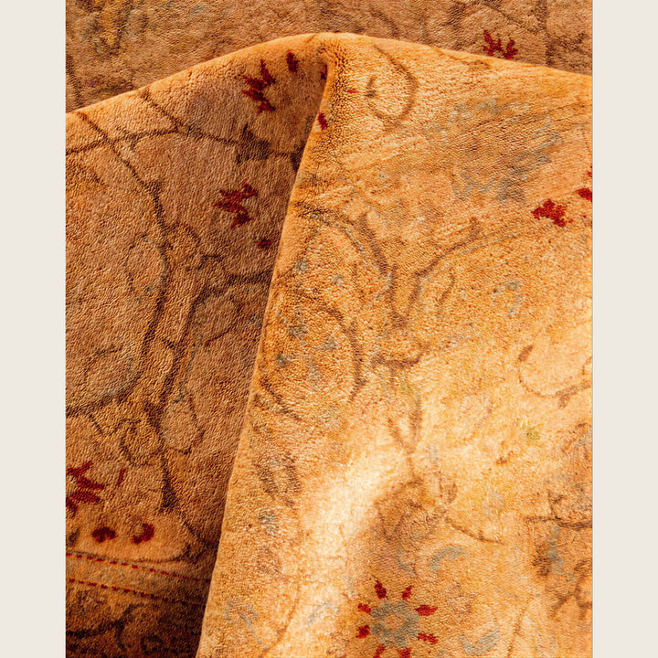 Ivory Traditional Samsara Wool Rug - 8'1" x 10'6"