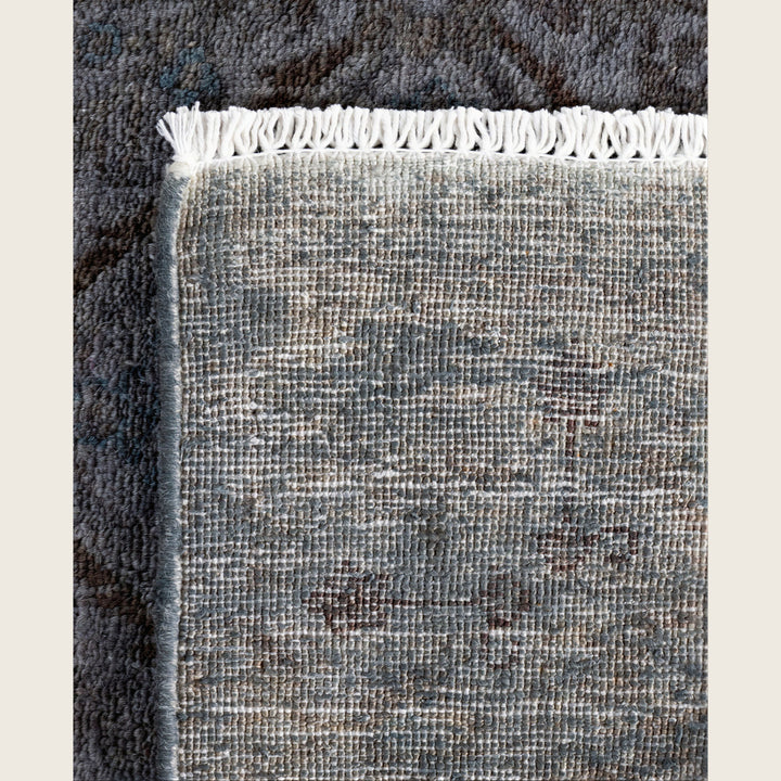 Grey Traditional Samsara Wool Runner - 2'6" x 11'10"