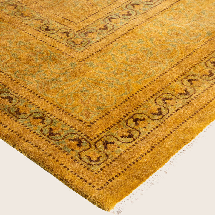 Gold Traditional Samsara Wool Rug - 6'3" x 9'