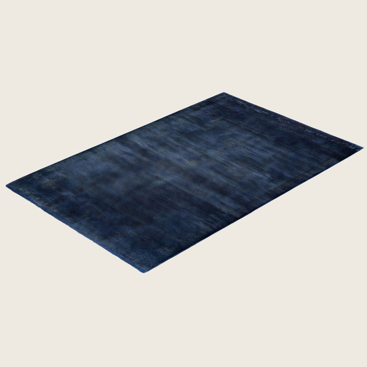 Navy Traditional Samsara Wool Rug - 4'1" x 6'1"