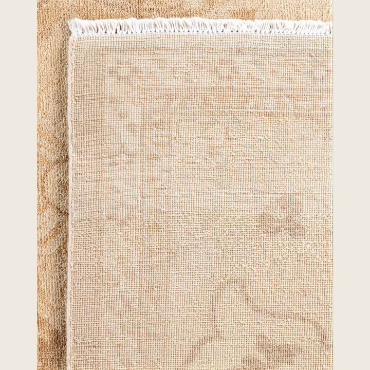 Ivory Traditional Samsara Wool Rug - 7'10" x 10'