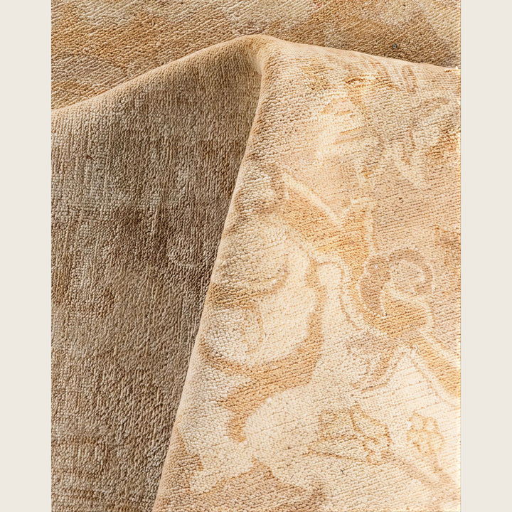 Ivory Traditional Samsara Wool Rug - 7'10" x 10'